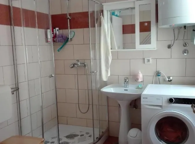 Gostinjska kuća Bernik *