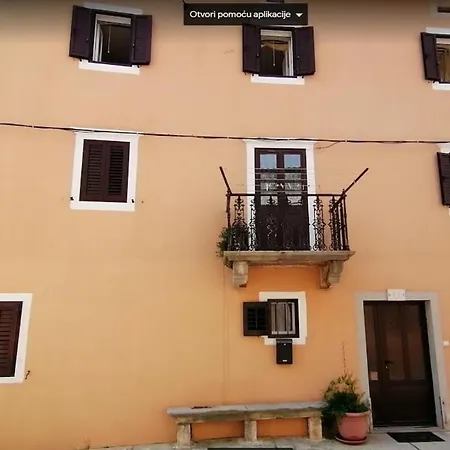 Bernik Konukevi Plomin